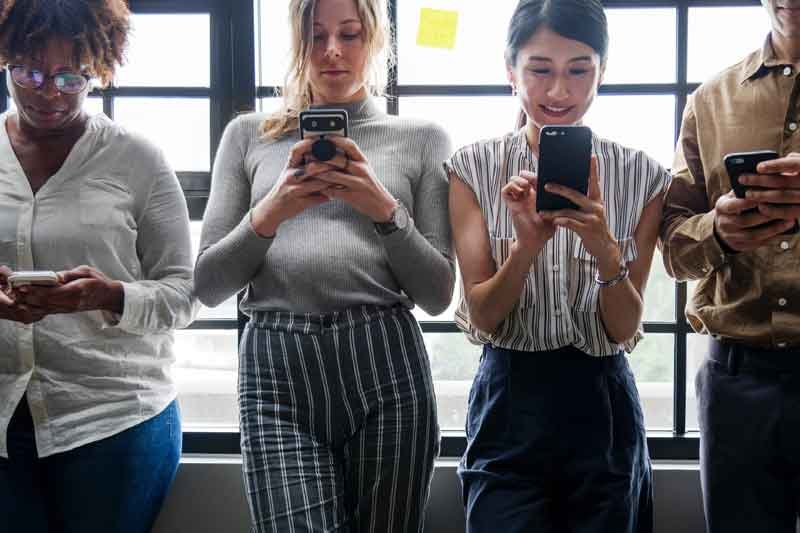 MIRIAL: una aplicación móvil formativa, basada en preguntas MIR, que permite el juego entre dos médicos